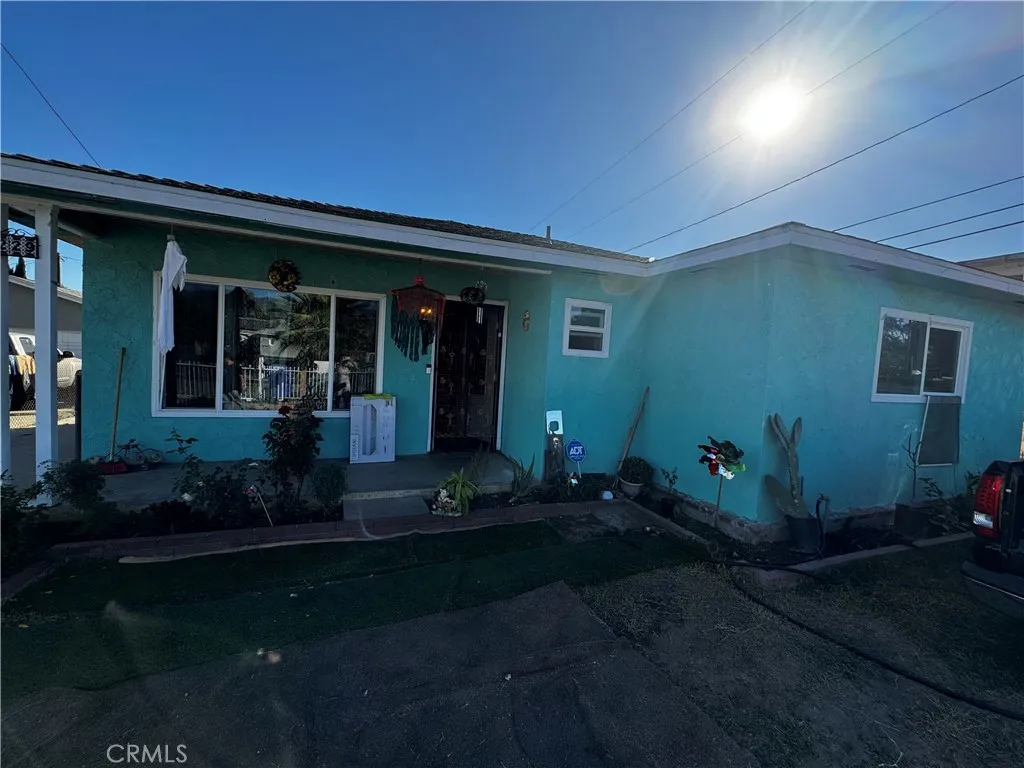 229 E 25th Street, San Bernardino, California 92404 home-pic-1